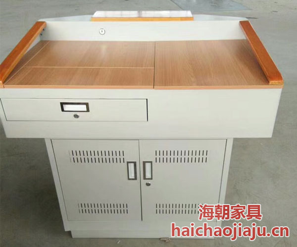 講臺(tái)