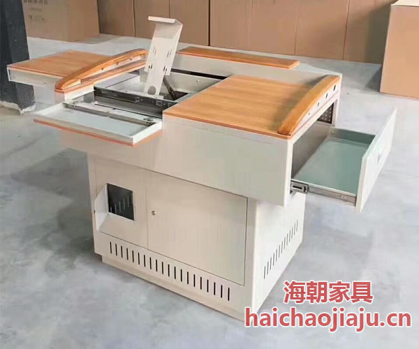 講臺(tái)